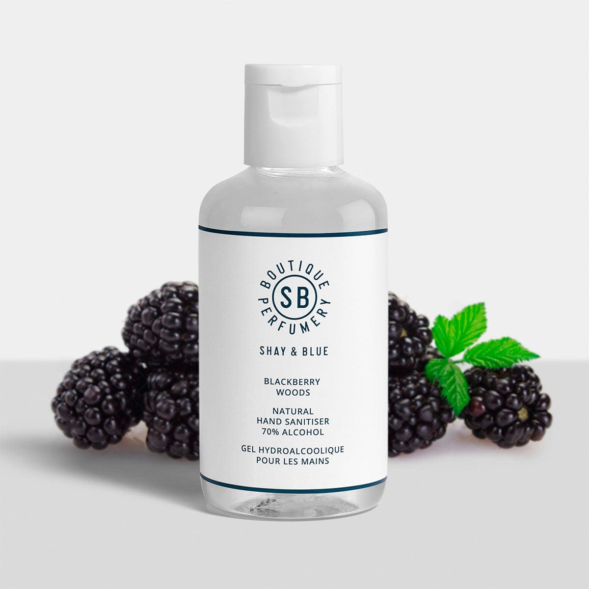 Blackberry Woods Hand Sanitiser 100ml | Glanzend bessensap met vlijmscherpe citrus. | Schone geur voor mannen en vrouwen | Shay & Blue